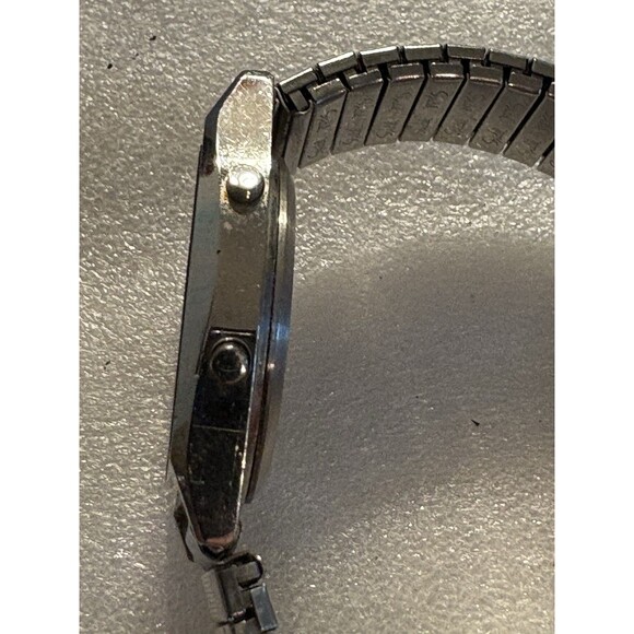 Vintage Seiko Silver Tone Digital A904-500A -LCD Alarm/Chronograph Wrist Watch main image 6